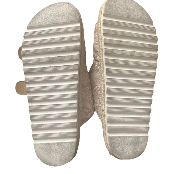 DV by Dolce Vita Carther Tan Snake Print Sandals Womens Size 8.5 Faux Leather - Picture 8 of 8